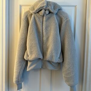 Alo Foxy Sherpa Hoodie in Light Gray XS like new